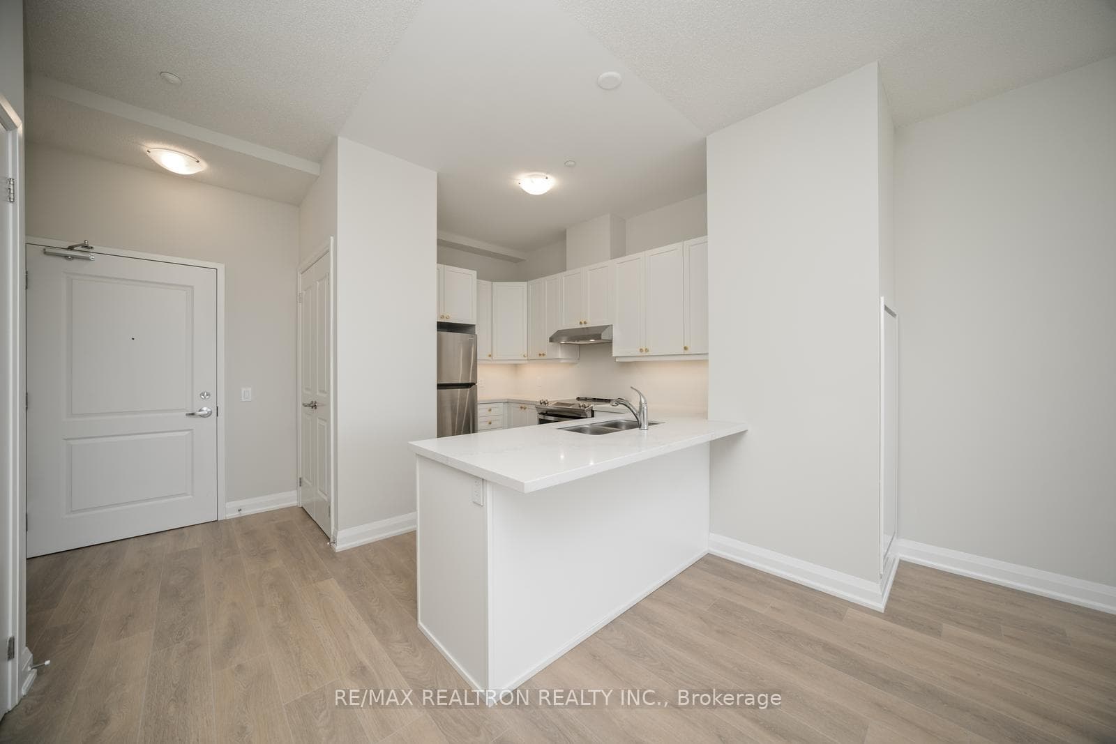 5917 Main Street Unit Ph812 photo 14
