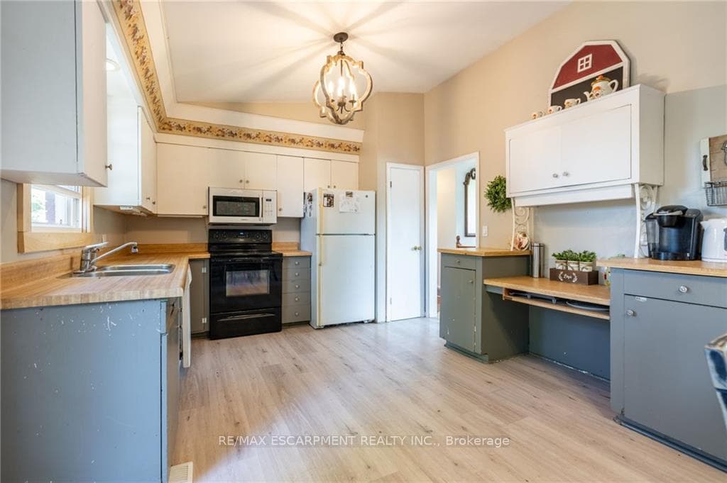 173 Victoria Avenue photo 10