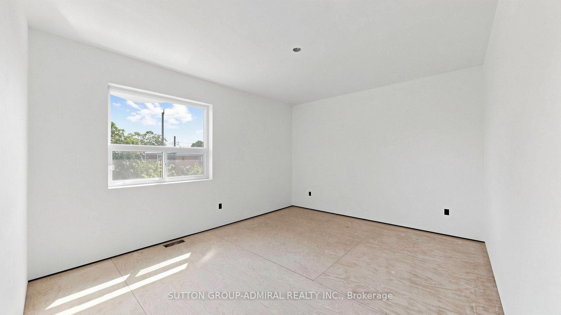 62 Rosemeade Avenue photo 43