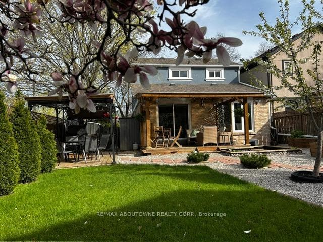 395 Maidstone Crescent photo 42