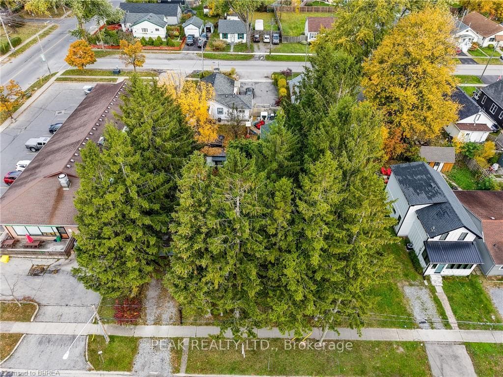 3852 Roxborough Avenue photo 7