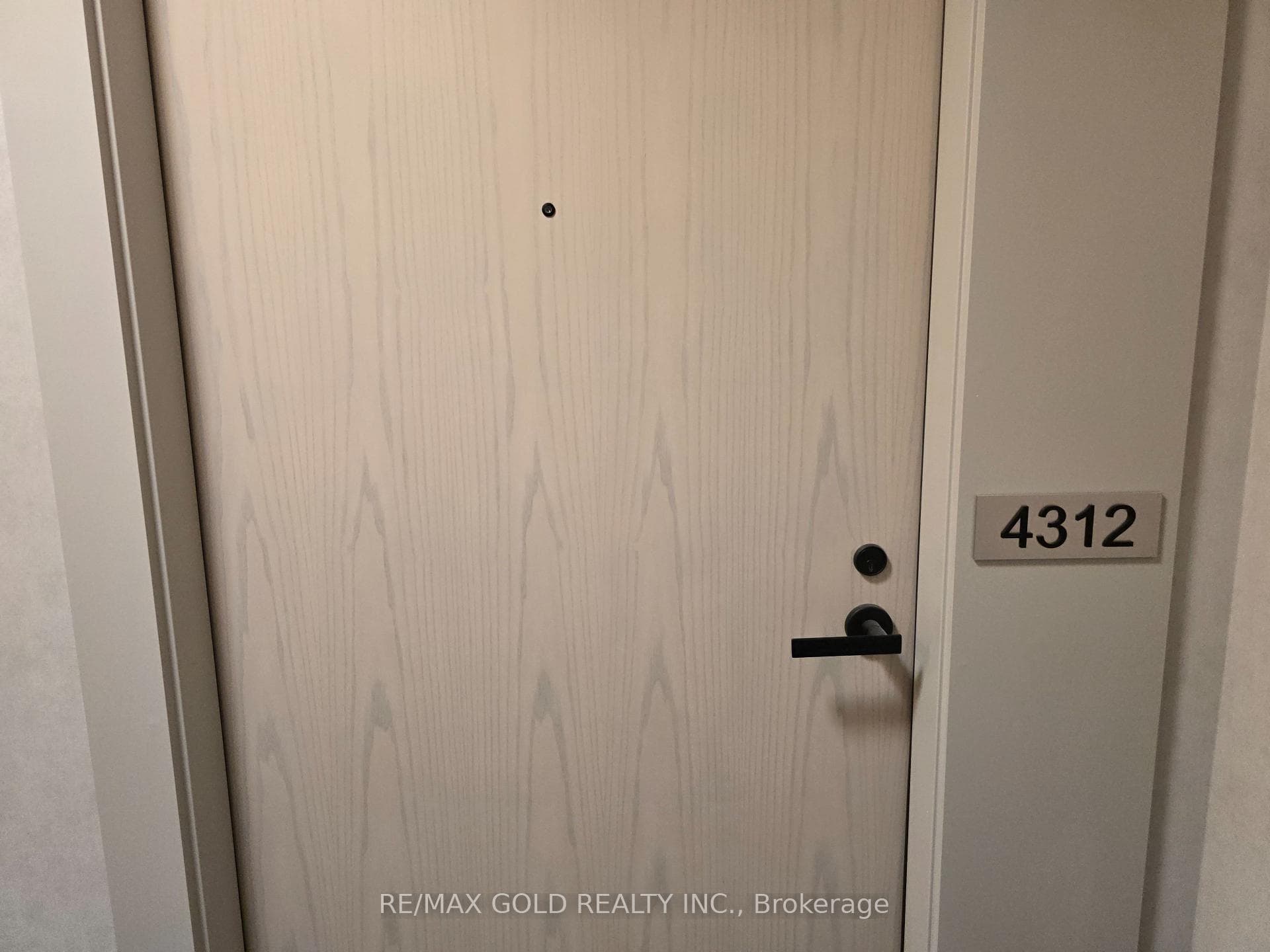 8 Interchange Way Unit 4312 photo 2
