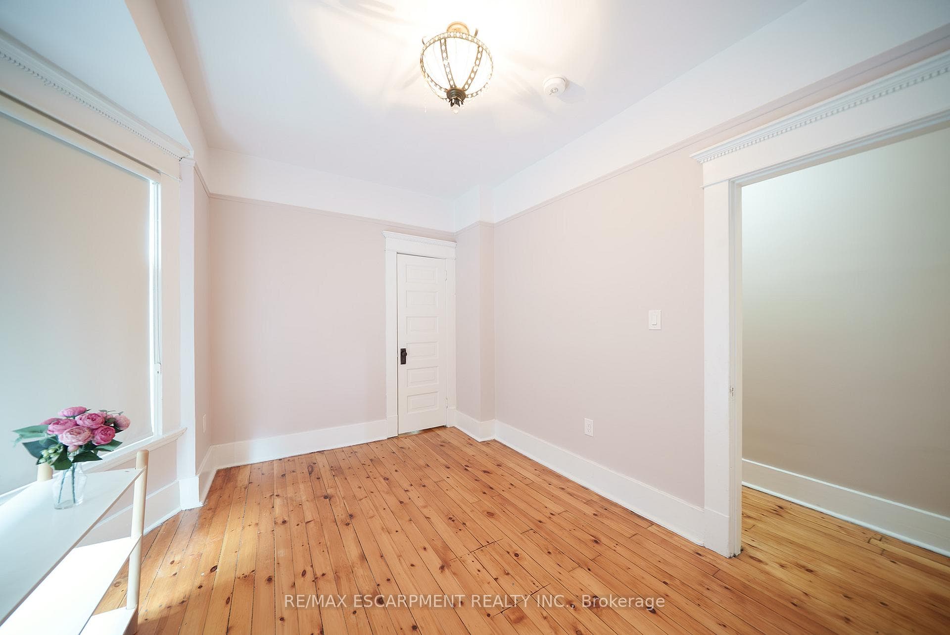 8 William Street photo 28