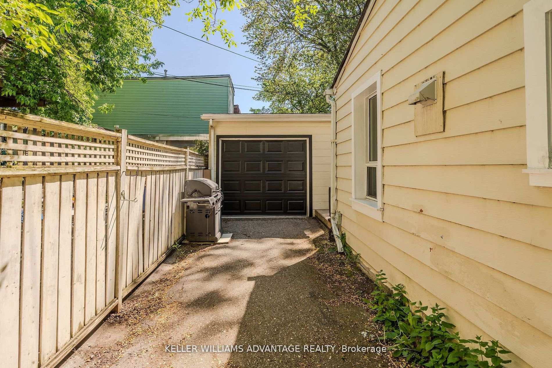 129 Woodfield Road photo 40