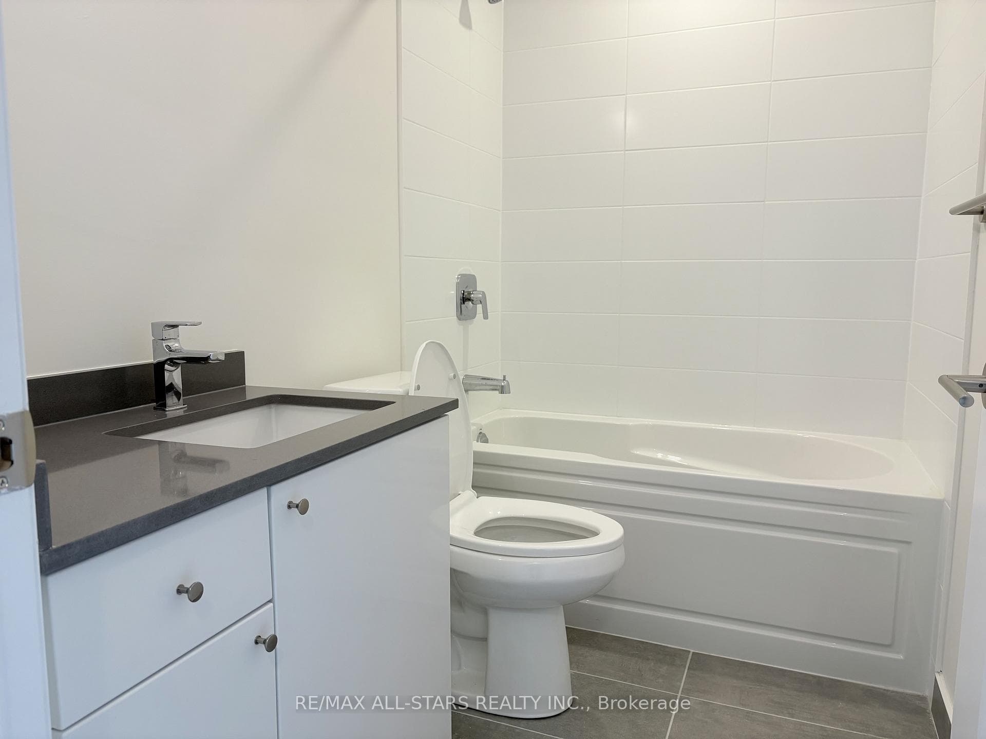 3260 Sheppard Avenue Unit 2310 photo 3