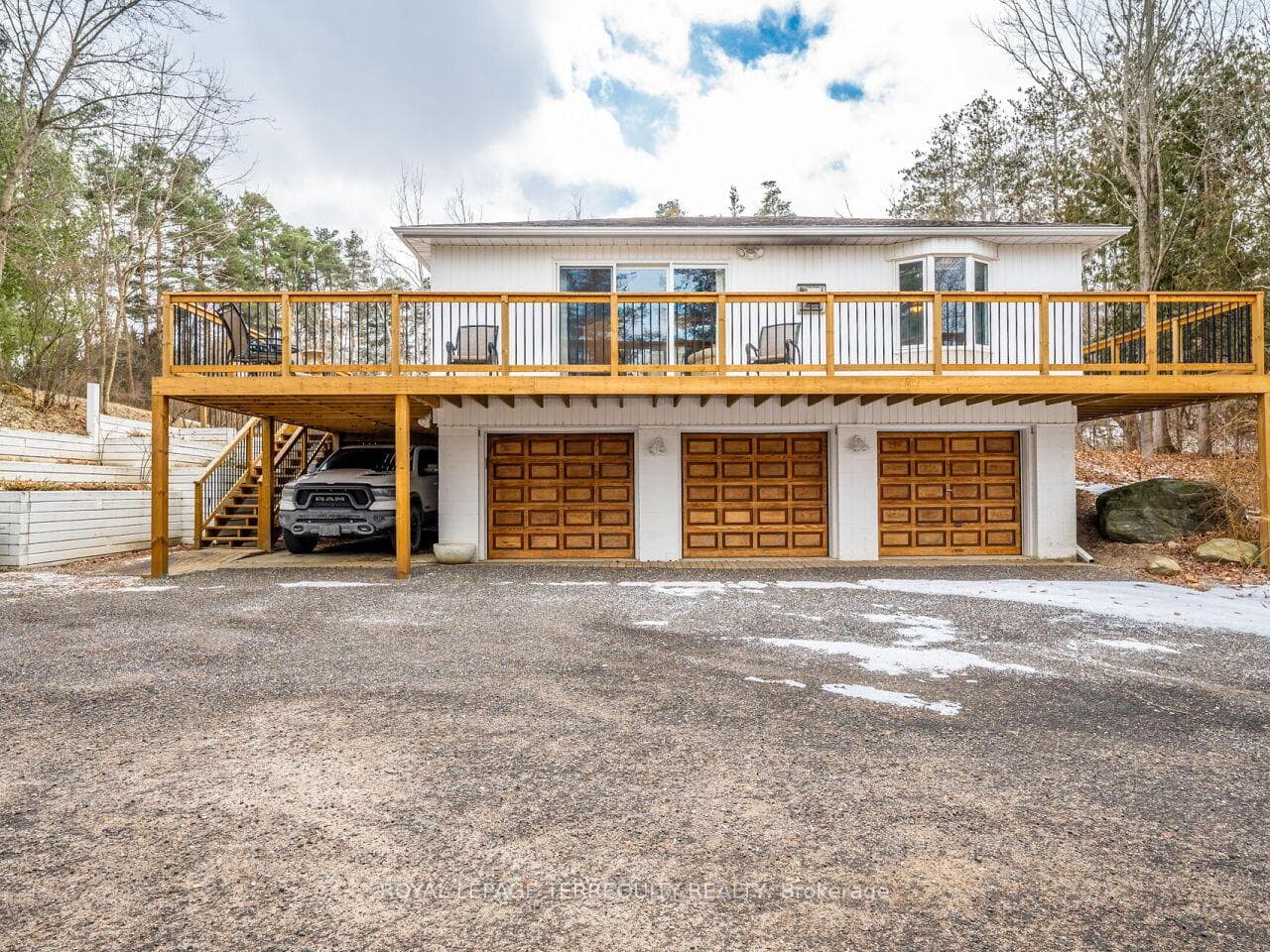 2 Bdrm Coach House