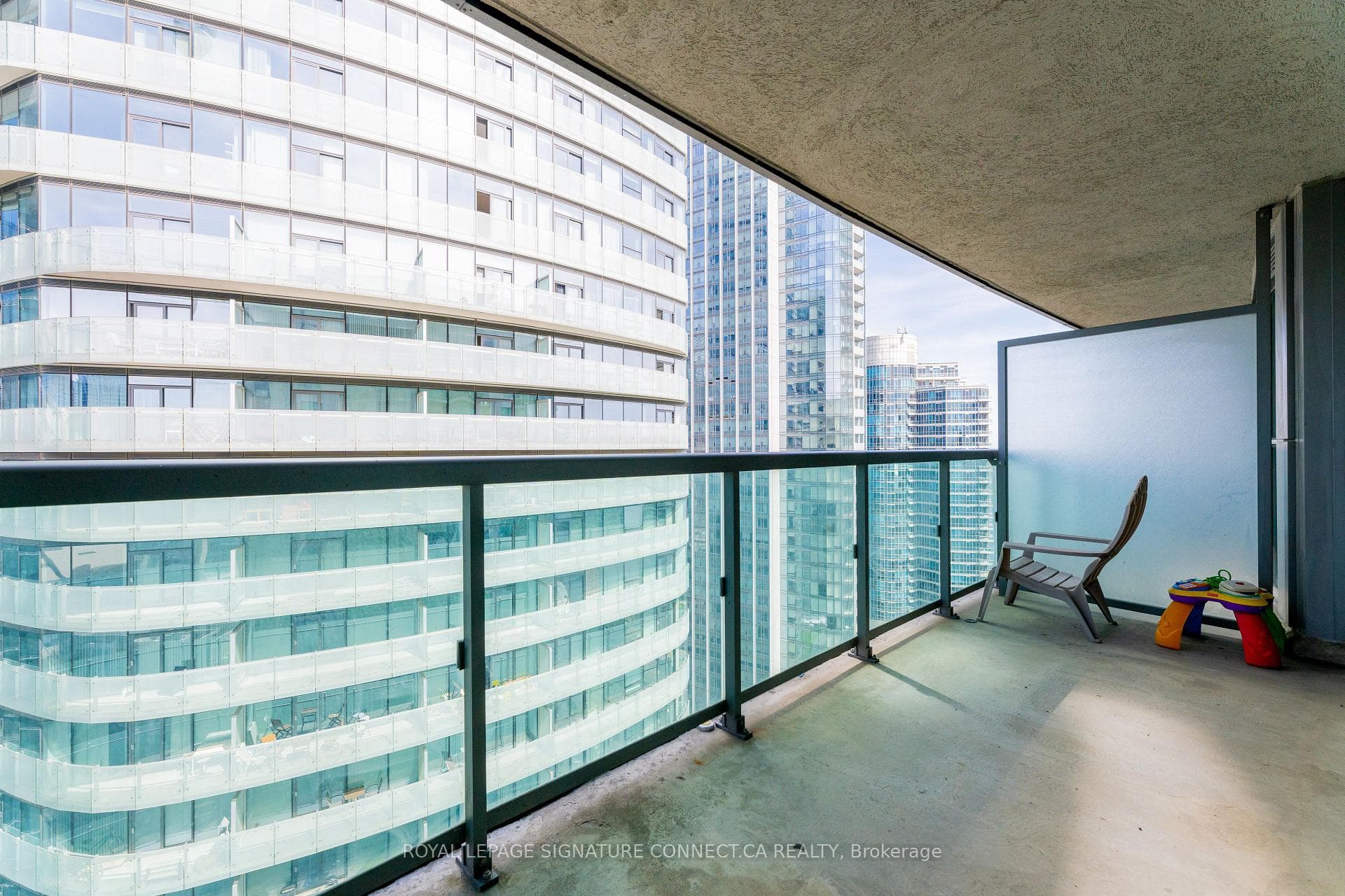 19 Grand Trunk Crescent Unit 3707 photo 13