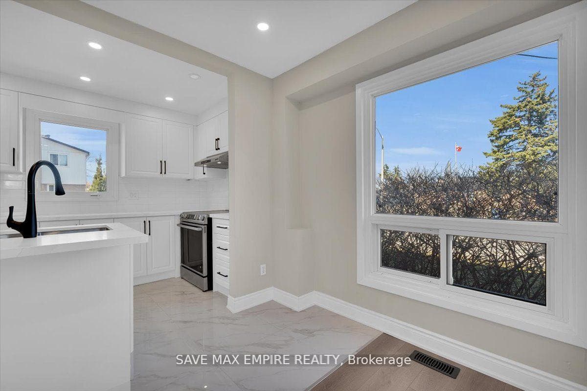 18 Hasting Square photo 12