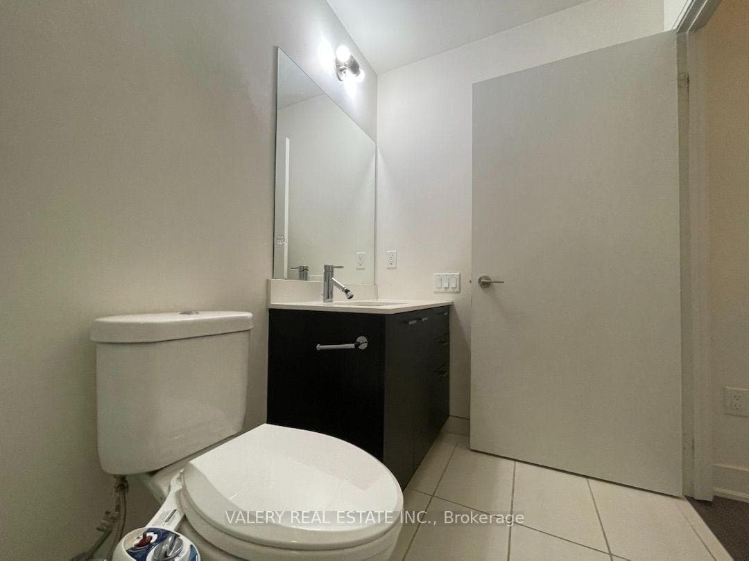 30 Roehampton Avenue Unit 2807 photo 25