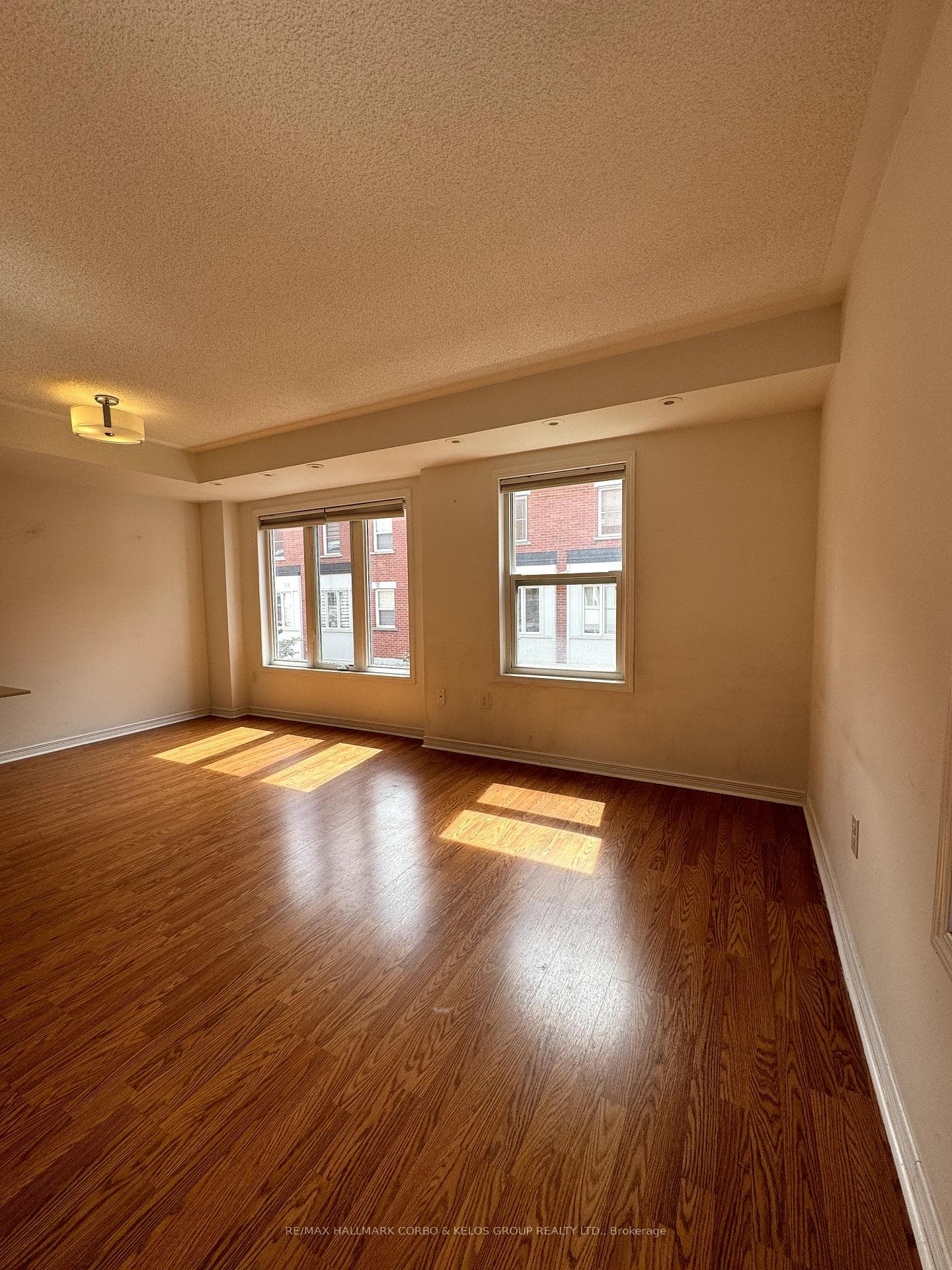 90 Munro Street Unit 3 photo 5