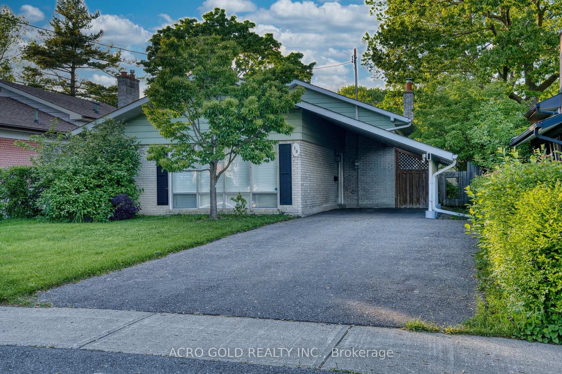 10 Kennebec Crescent photo 1