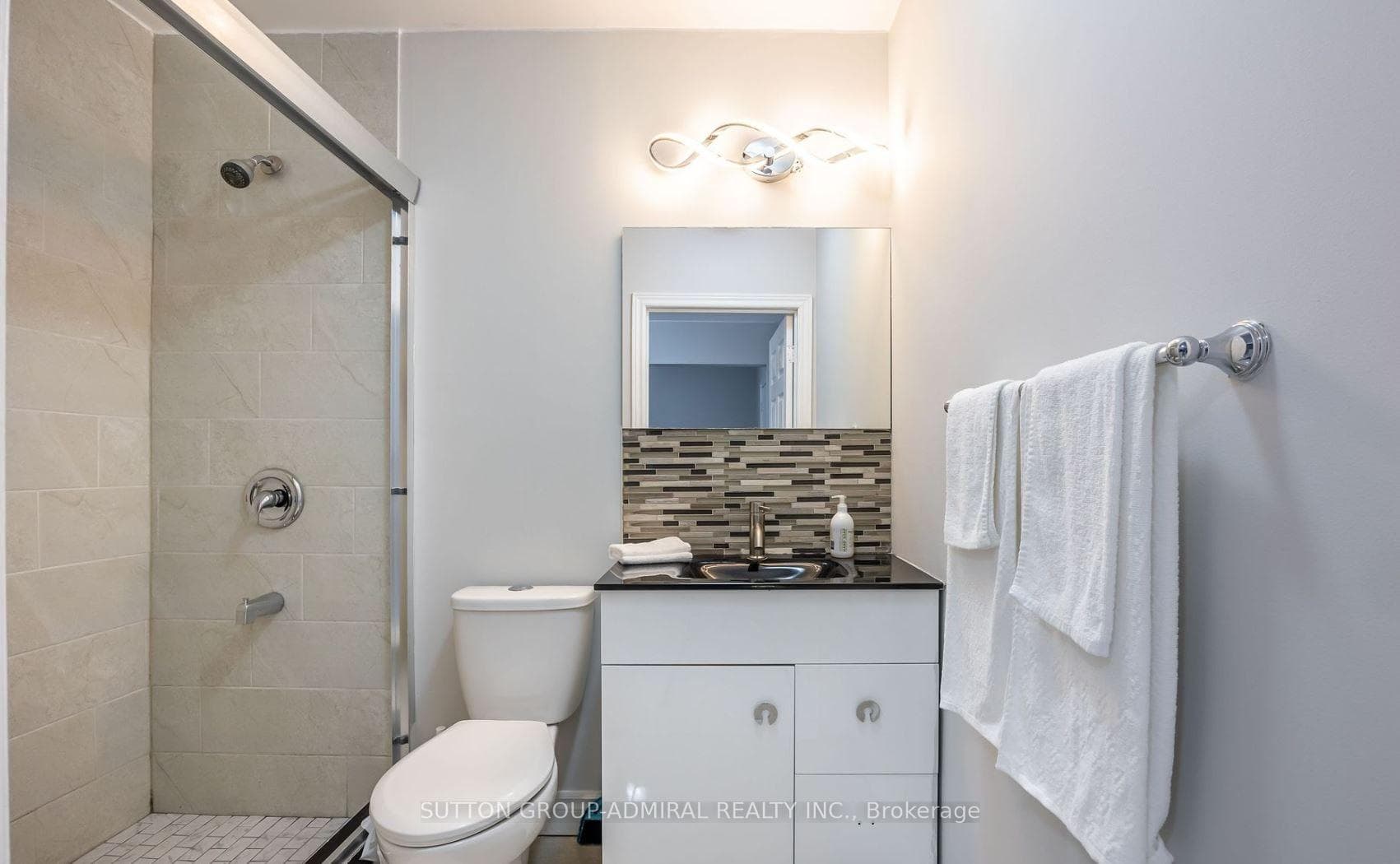 4507 Queen Street photo 5
