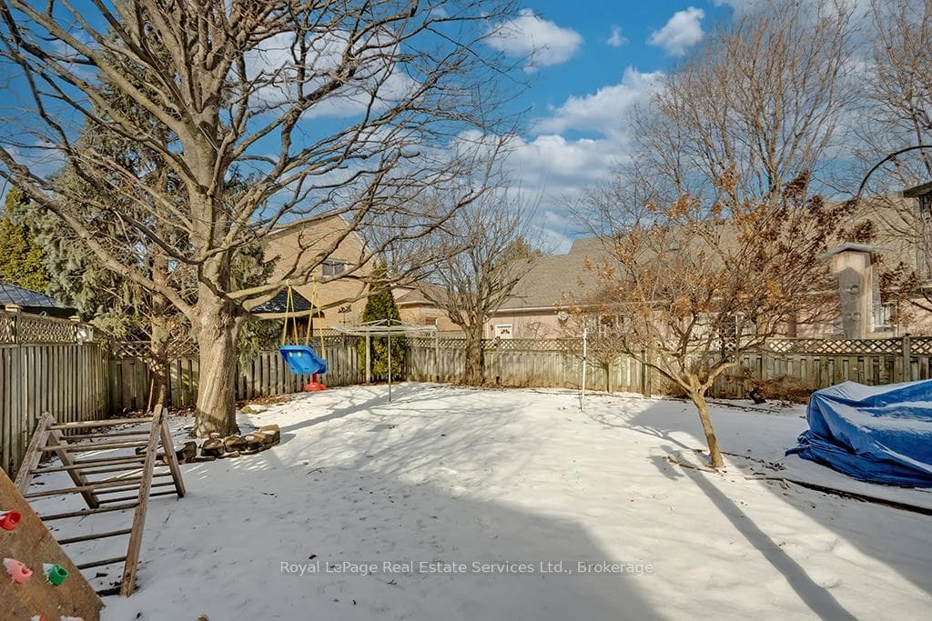 3045 Viewmount Road photo 33