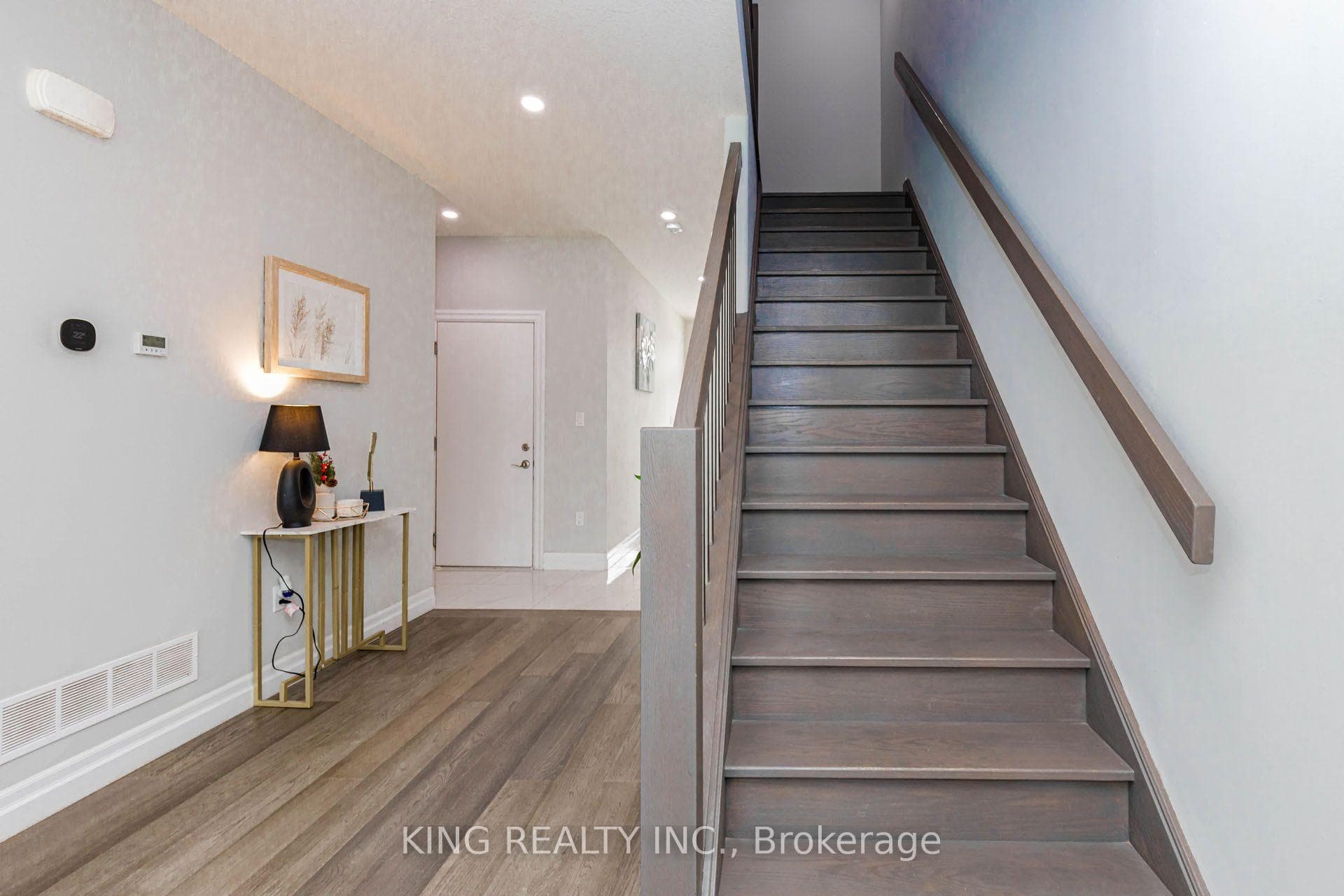 584 Chelton Road photo 20