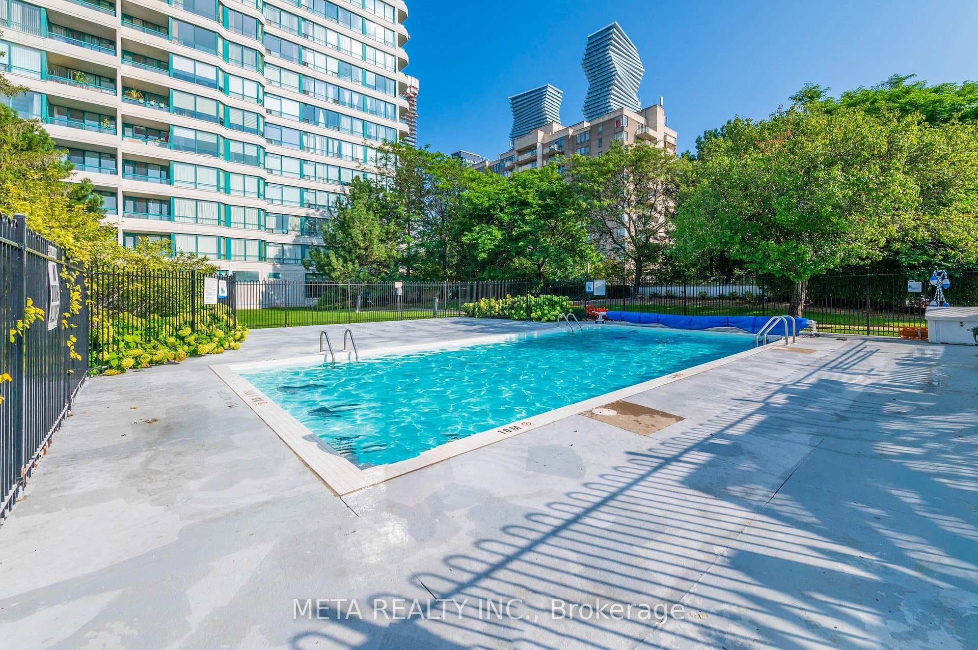 Outdoor swimming pool