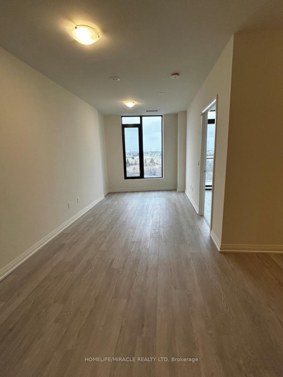 1415 Dundas Street Unit 611 photo 6