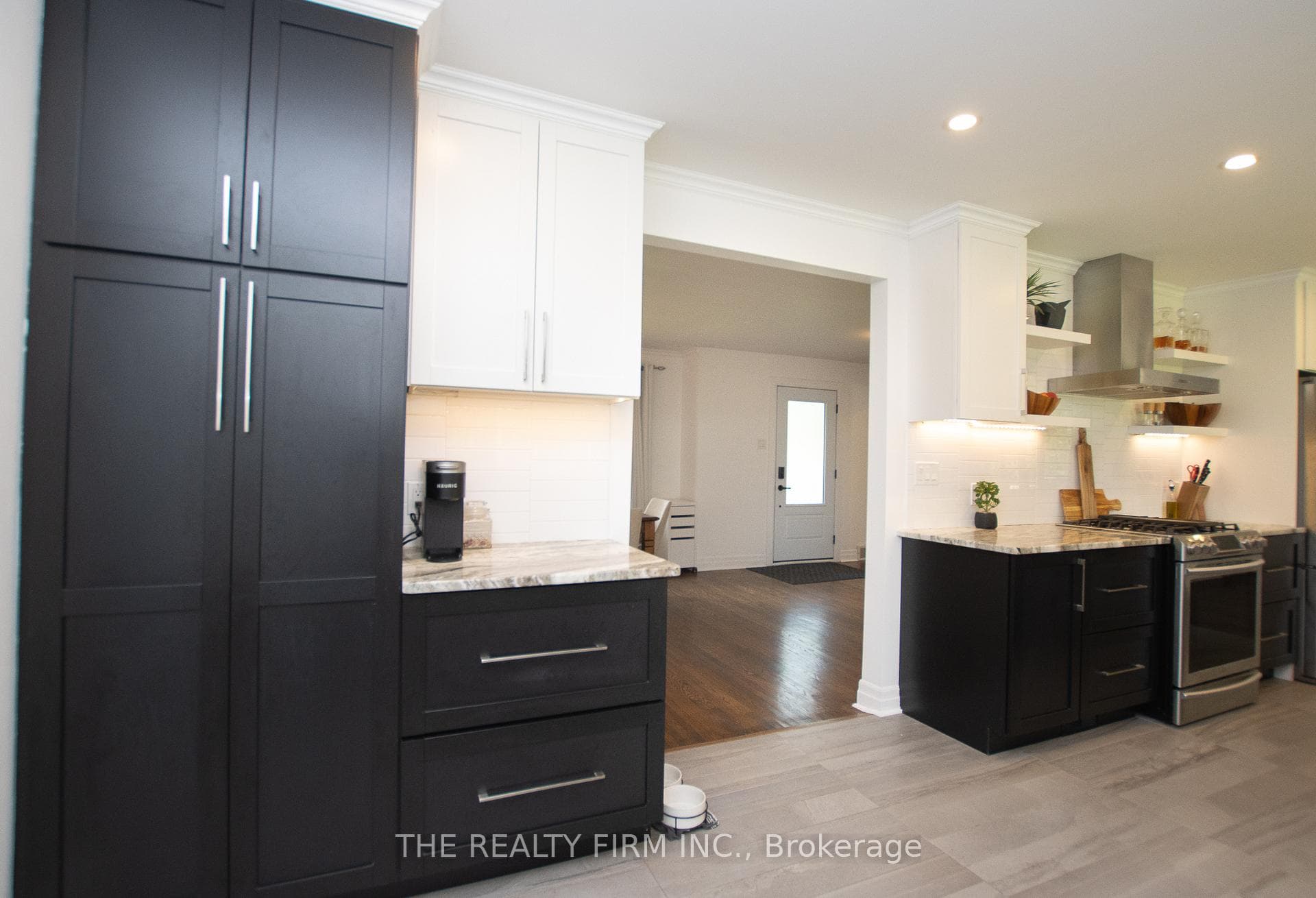 465 Riverside Drive photo 9