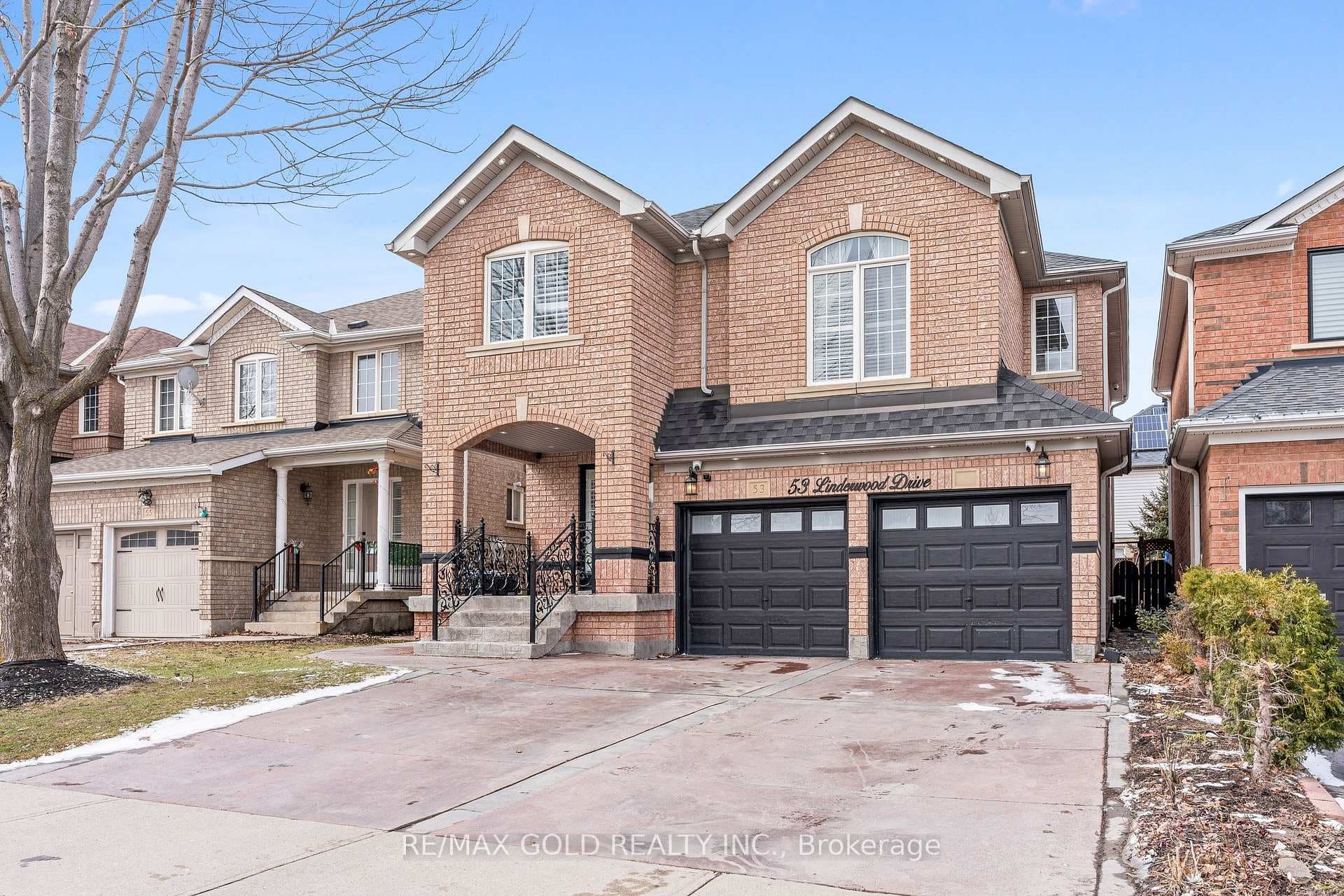53 Linderwood Drive photo 2