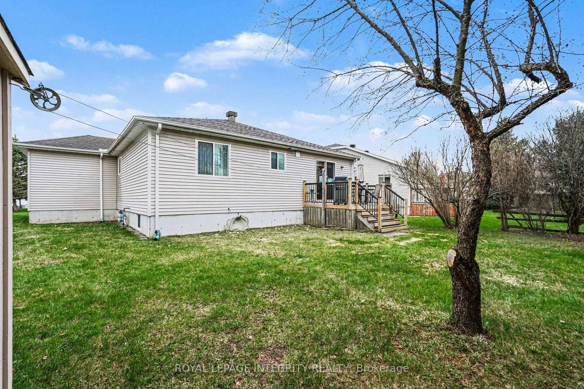 25 Decaria Boulevard photo 28