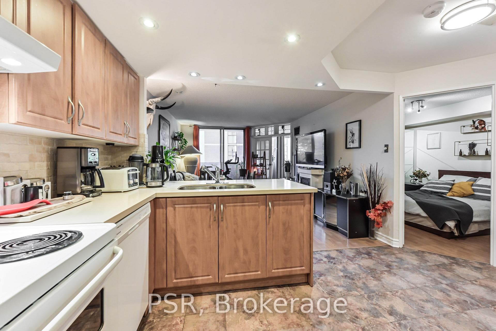 60 Homewood Avenue Unit 330 photo 4