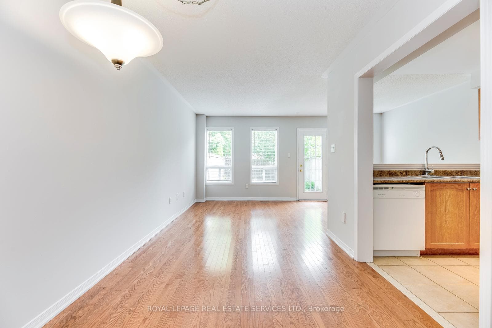 1835 Mccoy Avenue photo 5