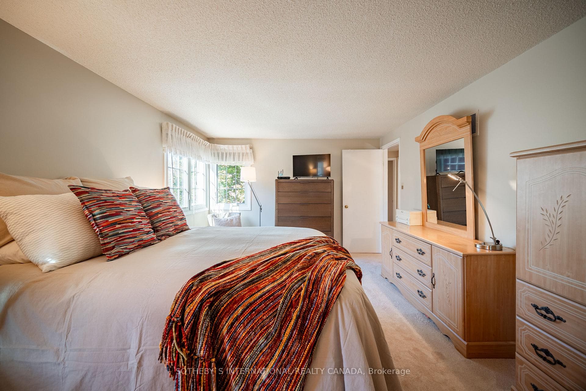 2287 Margot Street photo 16