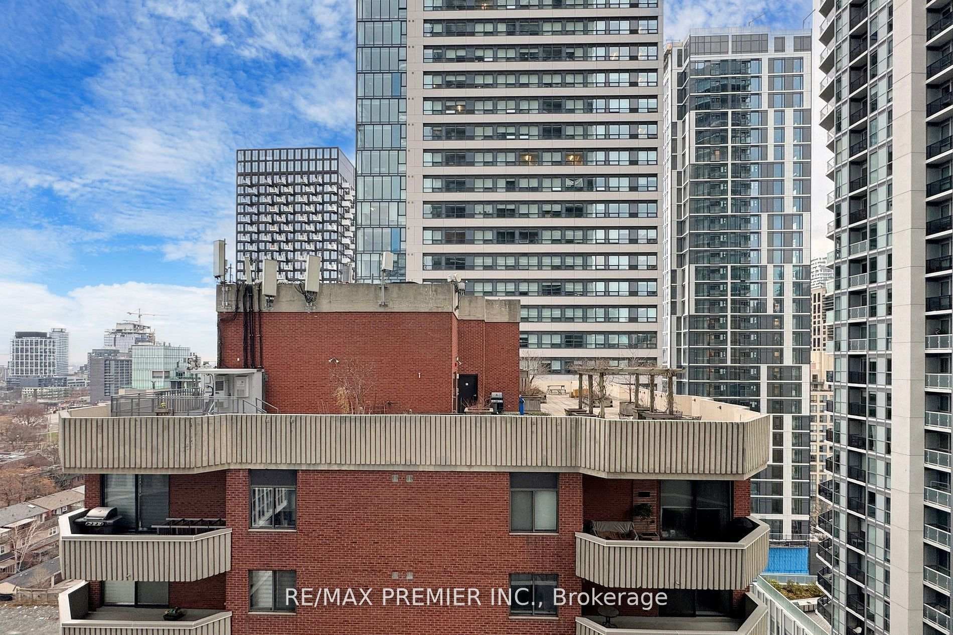 159 Dundas Street Unit 1404 photo 21