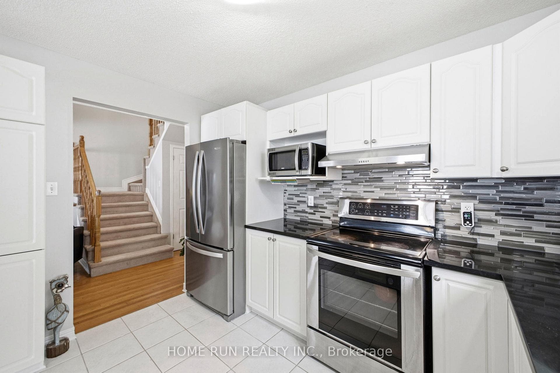 115 Beaumont Avenue photo 9