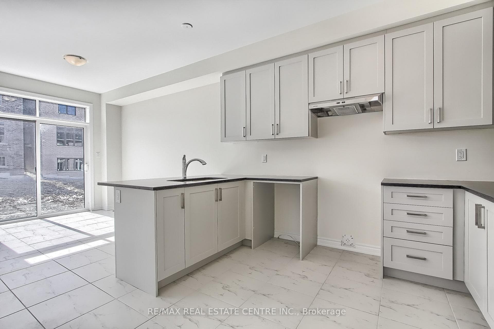 7 Kentledge Avenue photo 11