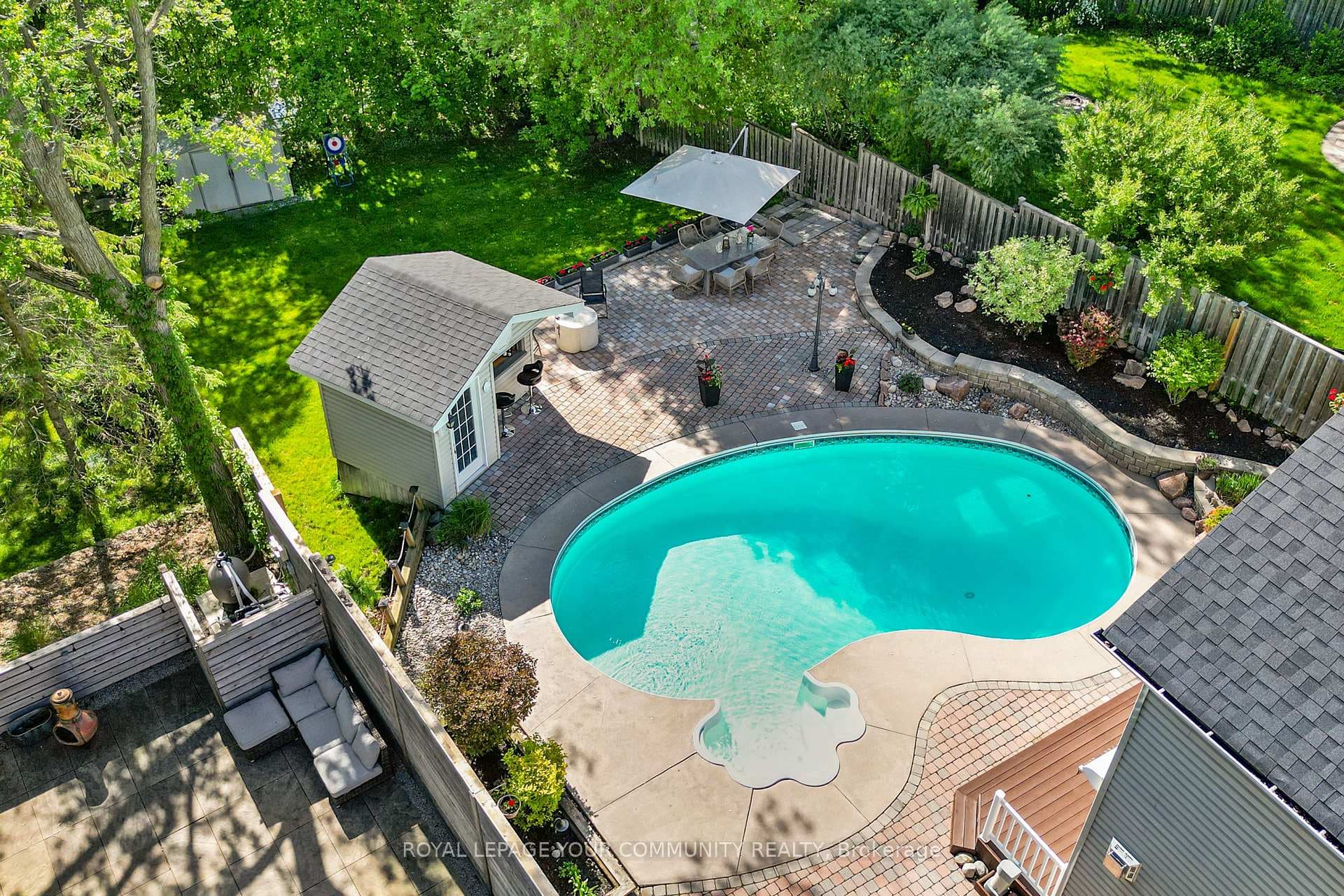 52 Machell Avenue photo 32