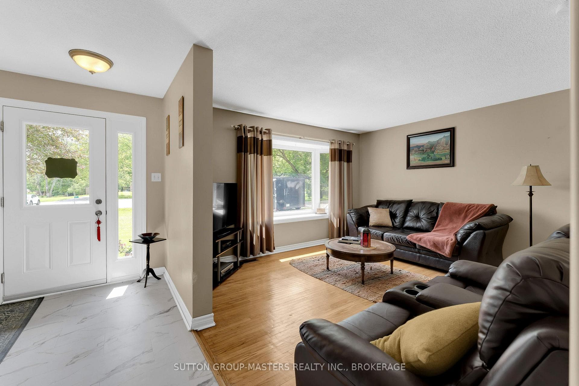 21 McDonald Crescent photo 6