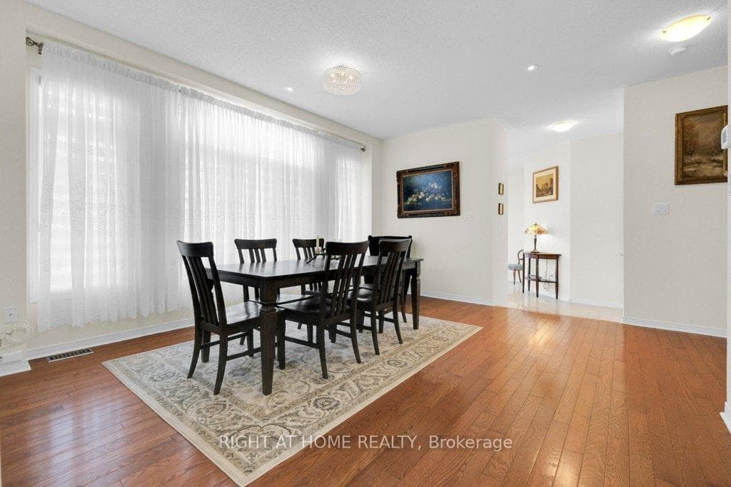 75 Hartwell Road photo 13