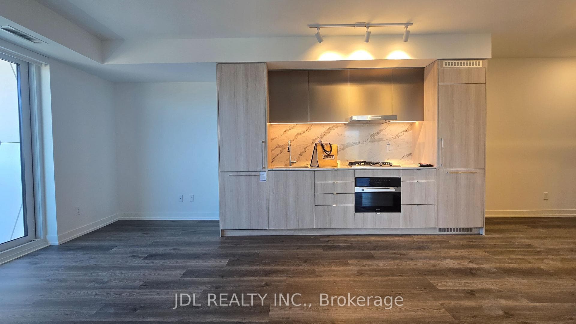 771 Yonge Street Unit 1608 photo 2