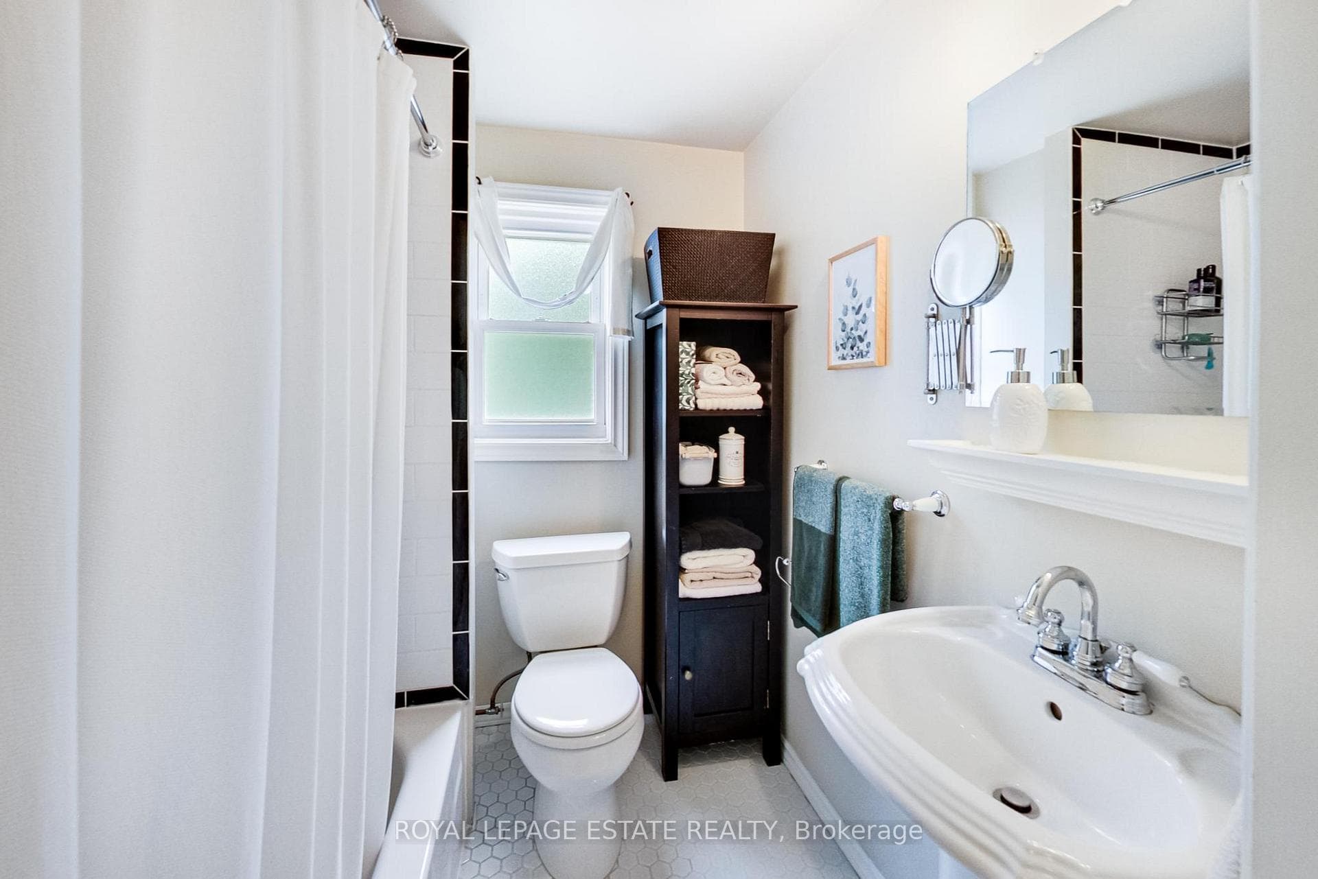 127 King Edward Avenue photo 14