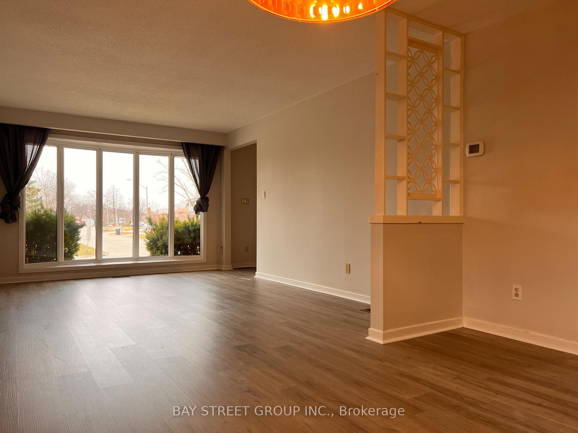 3195 Valmarie Avenue photo 3
