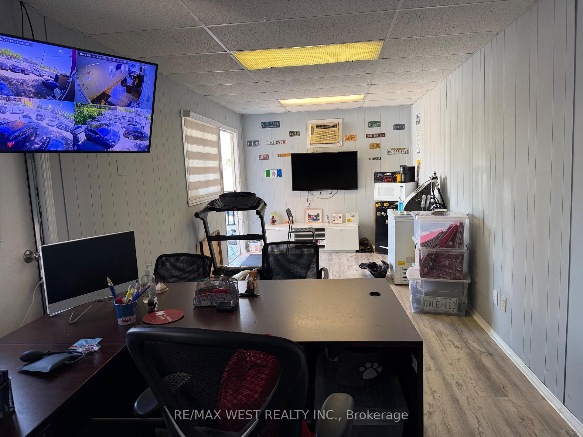 2471 Eglinton Avenue photo 14