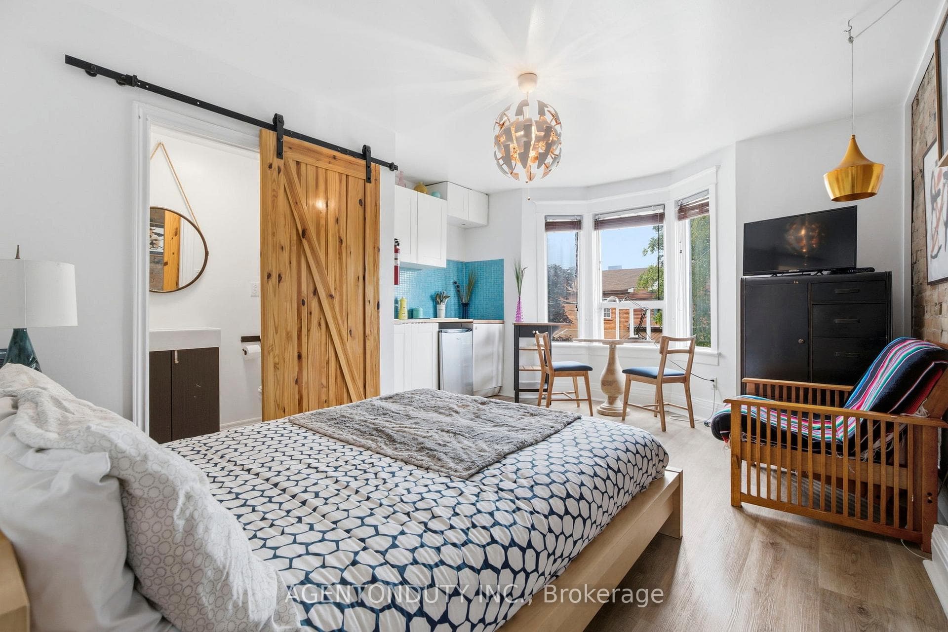 2nd Floor Studio /3rd Bedroom with 3 Pc Ensuite
