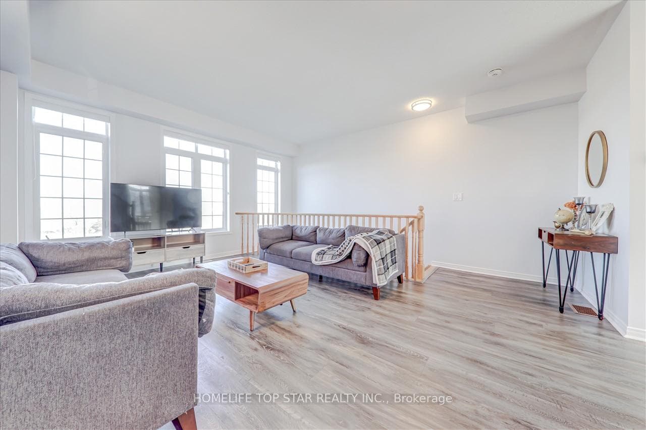 68 Harwood Avenue photo 36