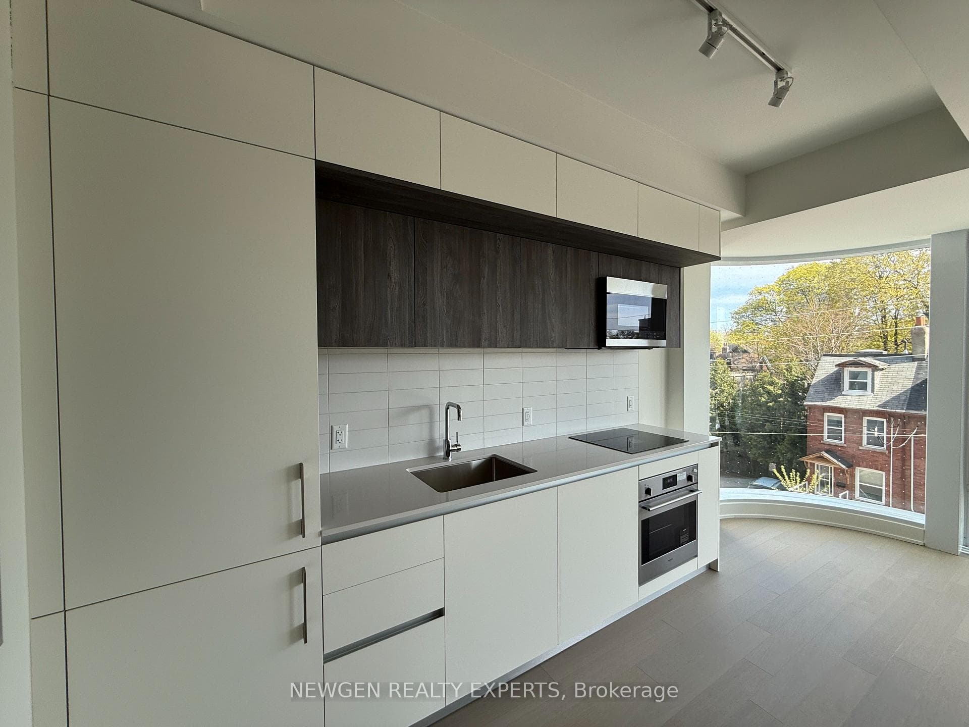 322 Dupont Street Unit 301 photo 6