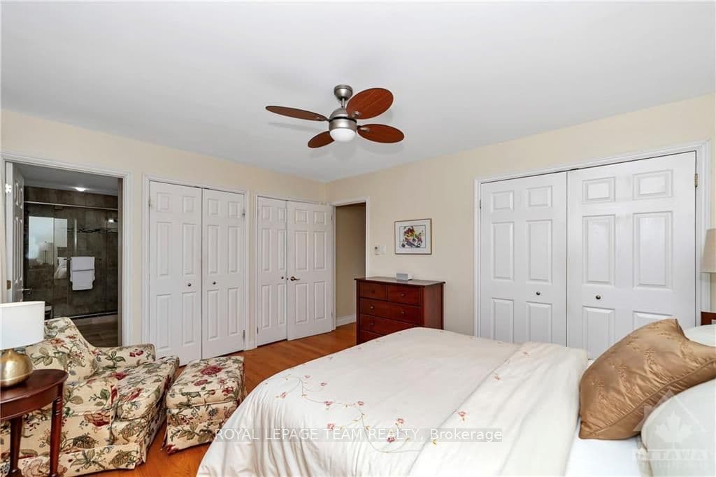 1690 AMBERDALE Crescent photo 14