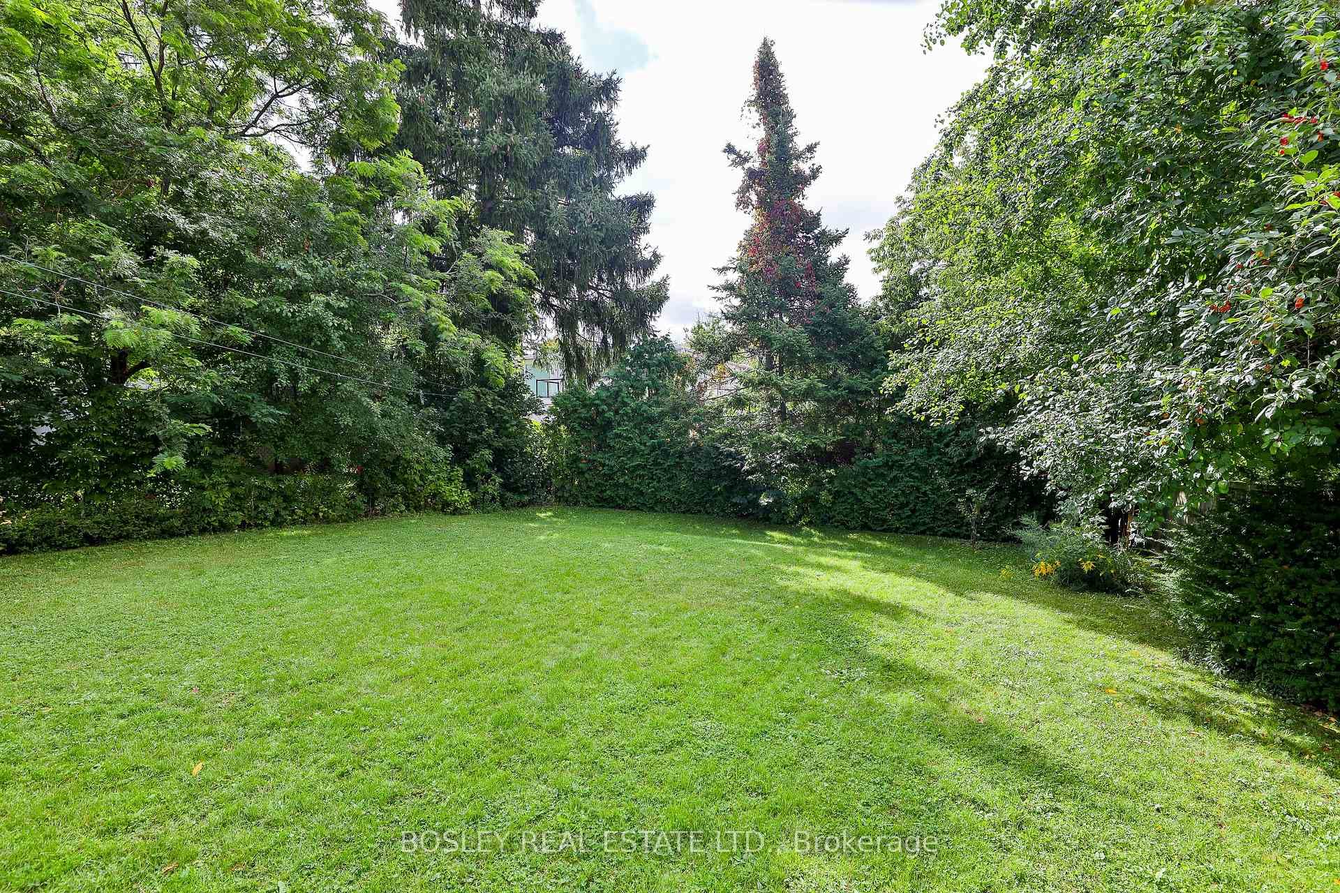 207 Burnett Avenue photo 27