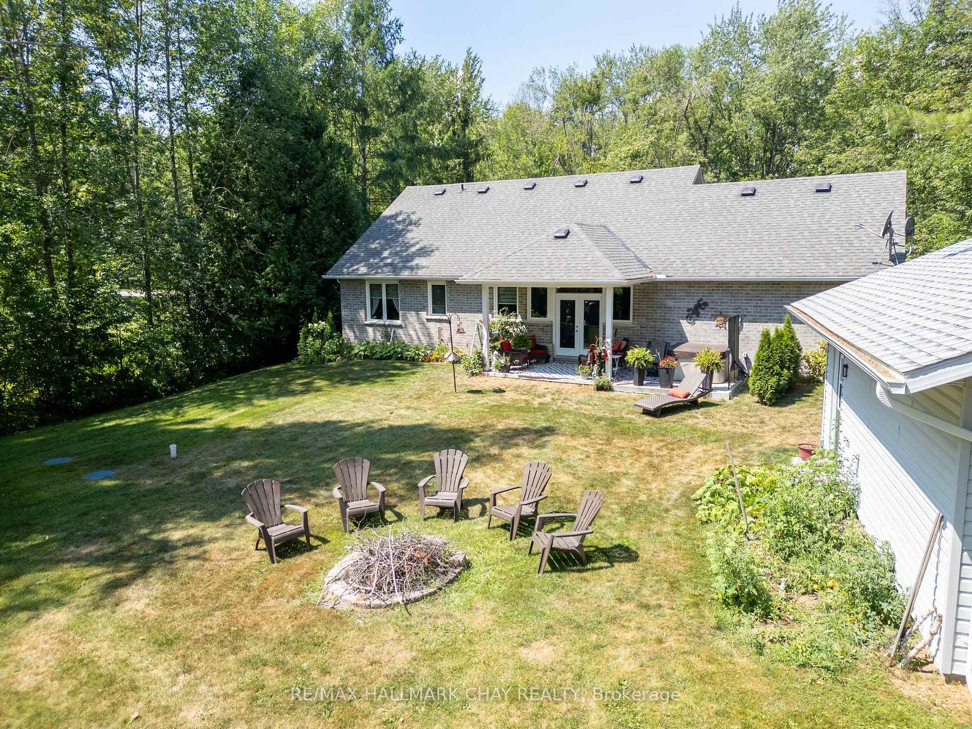 7249 Davy Drive photo 4