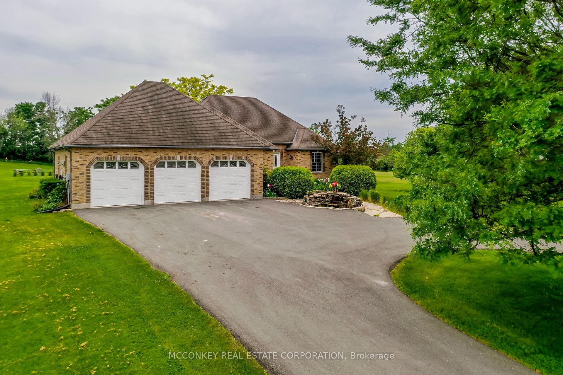 59 Almeara Drive photo 33