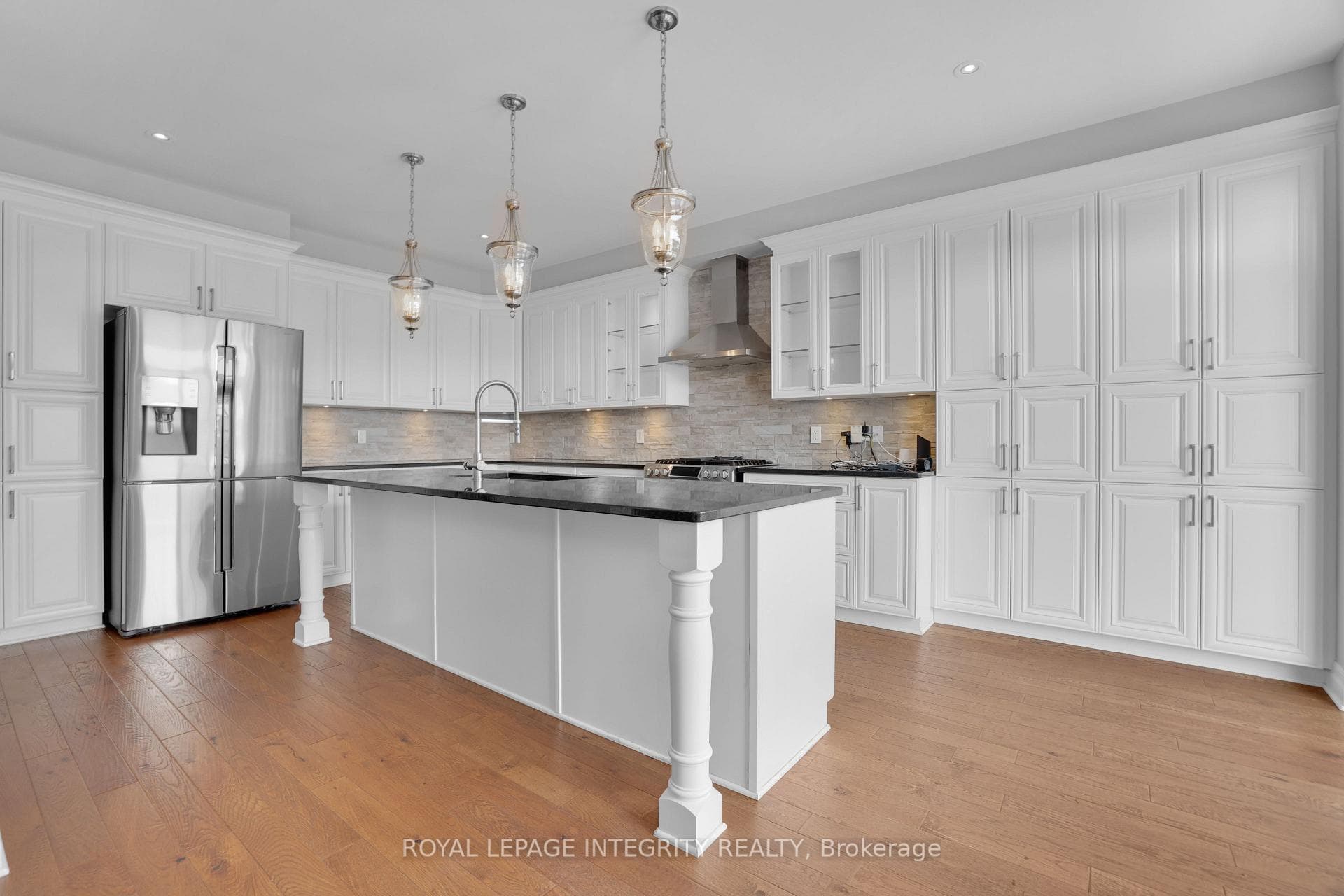 508 Yellow Birch Street photo 13