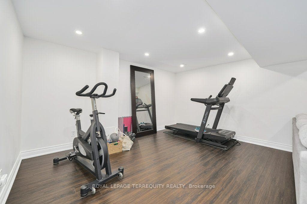 57 Renfield Crescent photo 35