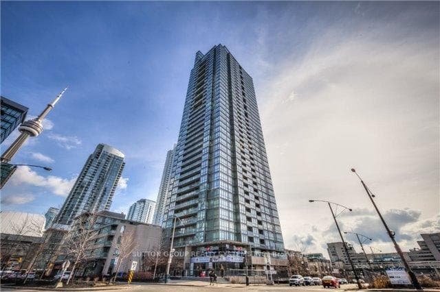 15 Fort York Boulevard Unit 3505 photo 17
