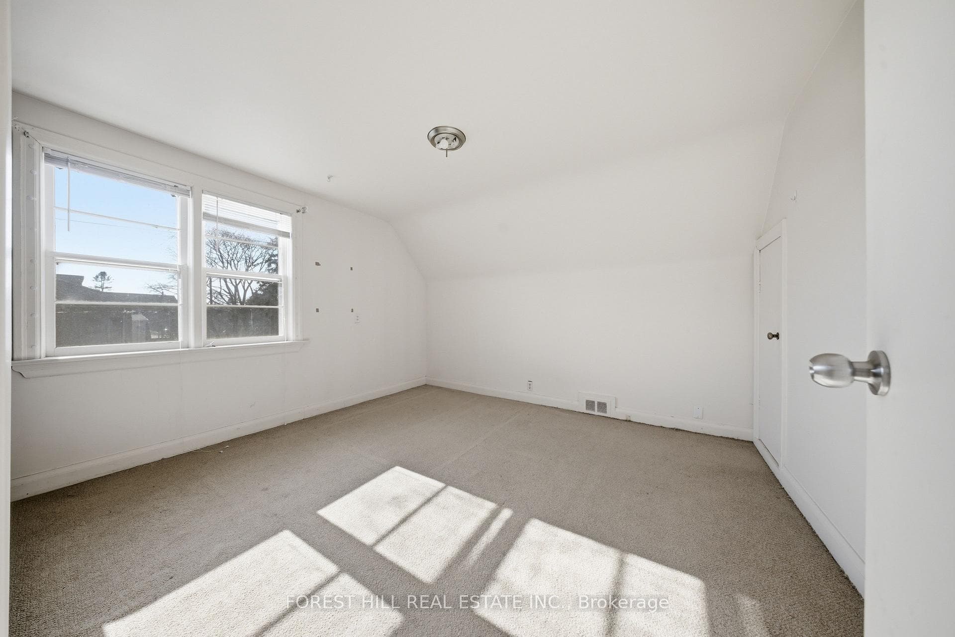 87 Connaught Avenue photo 16
