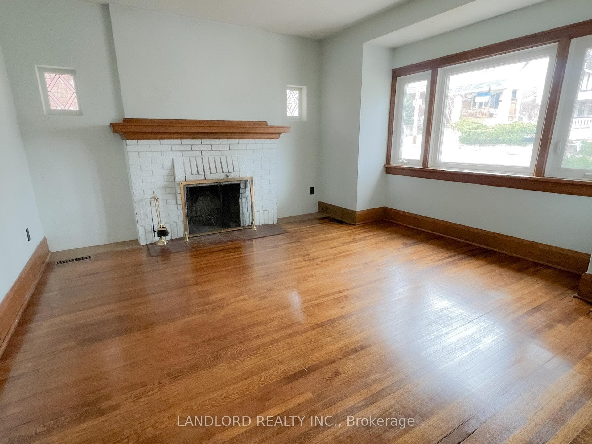 106 Brookside Drive photo 3