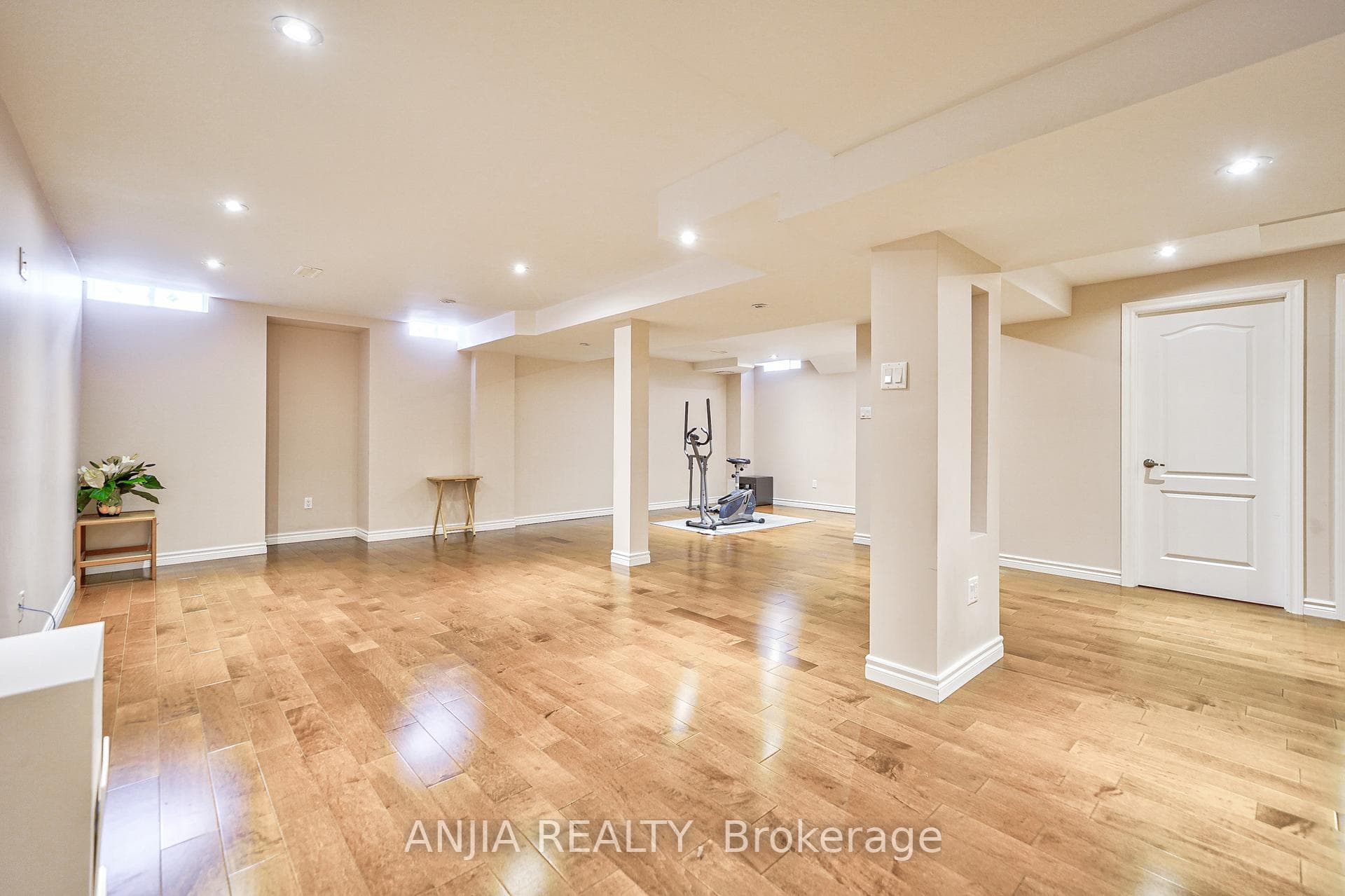 38 Henry Bauer Avenue photo 34
