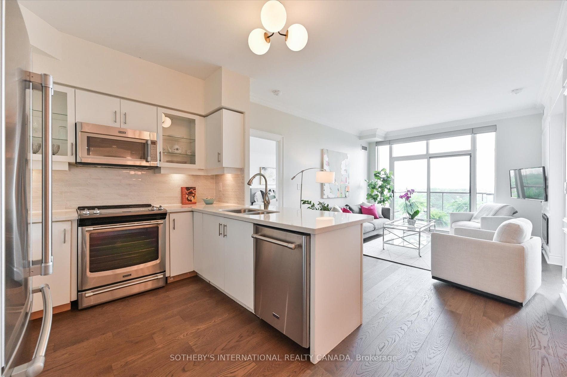 10 Delisle Avenue Unit 1101 photo 9